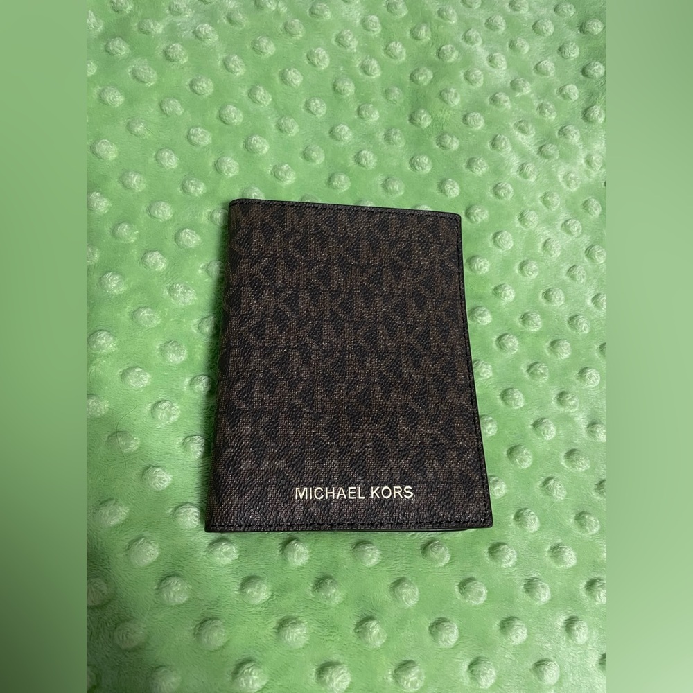 Michael Kors passport wallet combo!